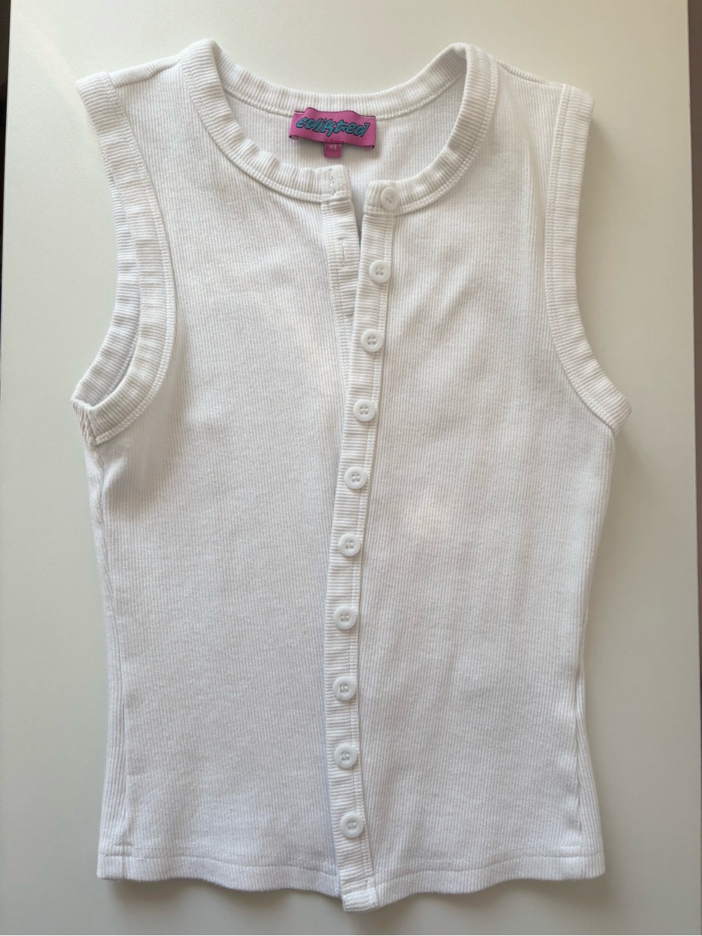 Edikted Sleeveless Button-Down Top